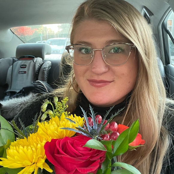 Meet your Posher, Maggie - Picture 1 of 7